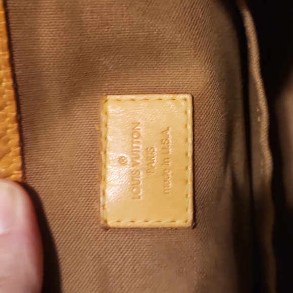 Lousi Vuttion Monogram Batignolles Vertical tote - Picture 3 of 8